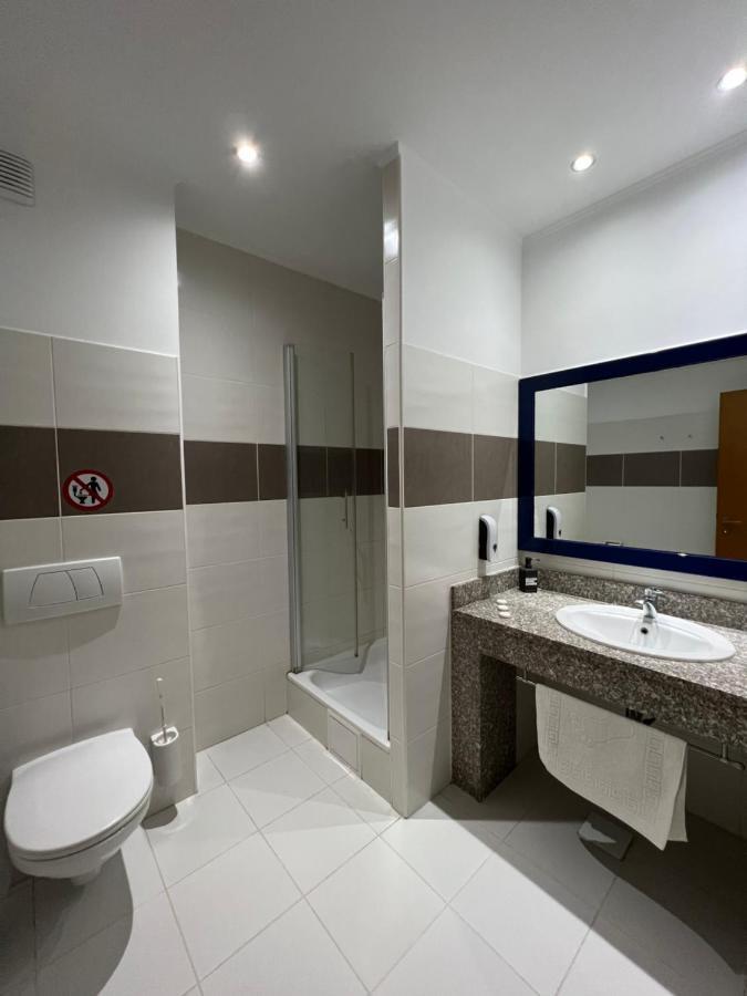 Hotel Doi Taurasi Afumaţi Zewnętrze zdjęcie