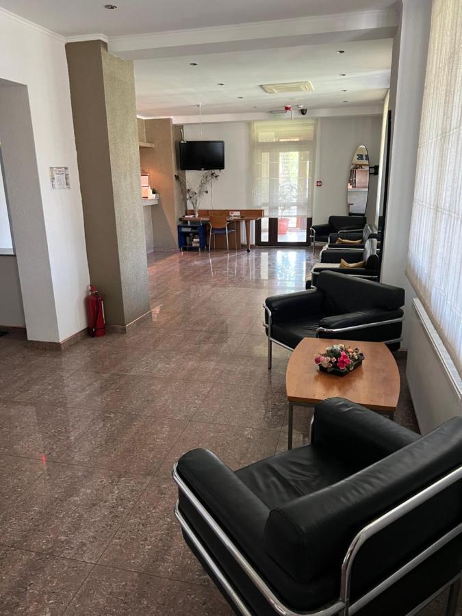 Hotel Doi Taurasi Afumaţi Zewnętrze zdjęcie