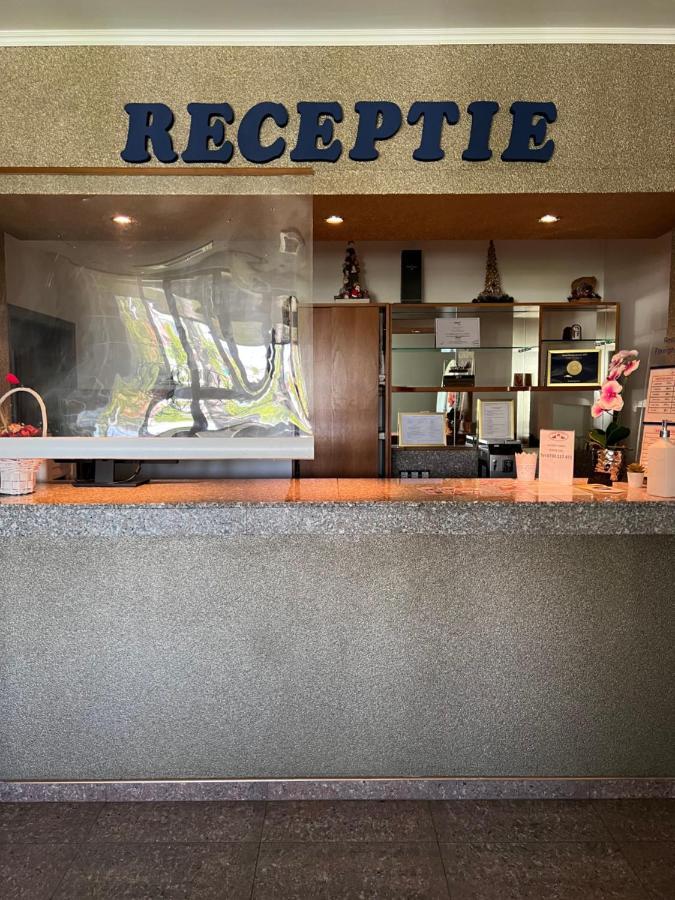 Hotel Doi Taurasi Afumaţi Zewnętrze zdjęcie