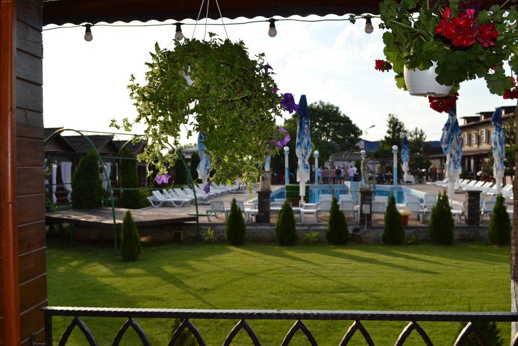 Hotel Doi Taurasi Afumaţi Zewnętrze zdjęcie
