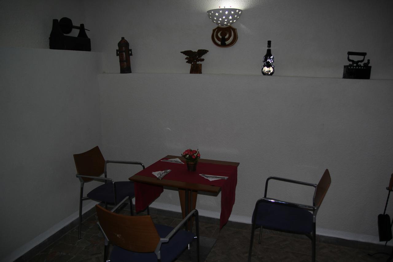 Hotel Doi Taurasi Afumaţi Zewnętrze zdjęcie