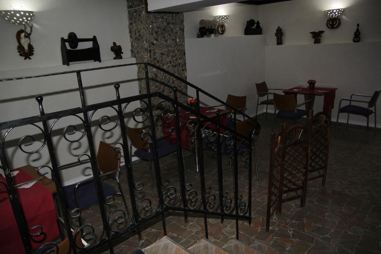 Hotel Doi Taurasi Afumaţi Zewnętrze zdjęcie
