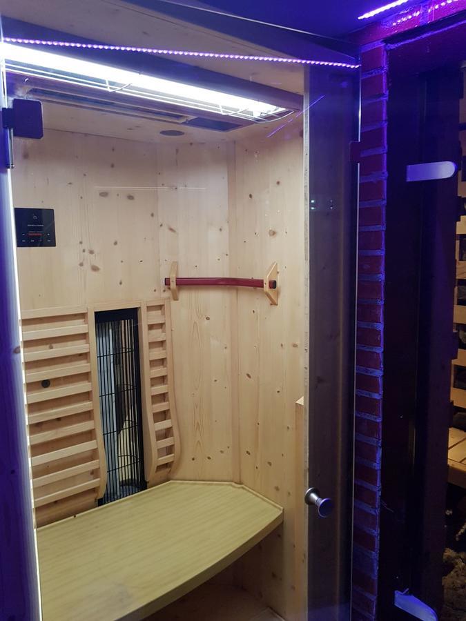 Hotel Doi Taurasi Afumaţi Zewnętrze zdjęcie